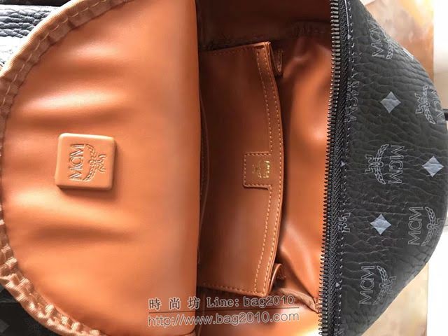 MCM女包 原單 經典造型款 Cosmo圖案 小號 MCM雙肩包 百搭款MCM女背包  mdmc1011